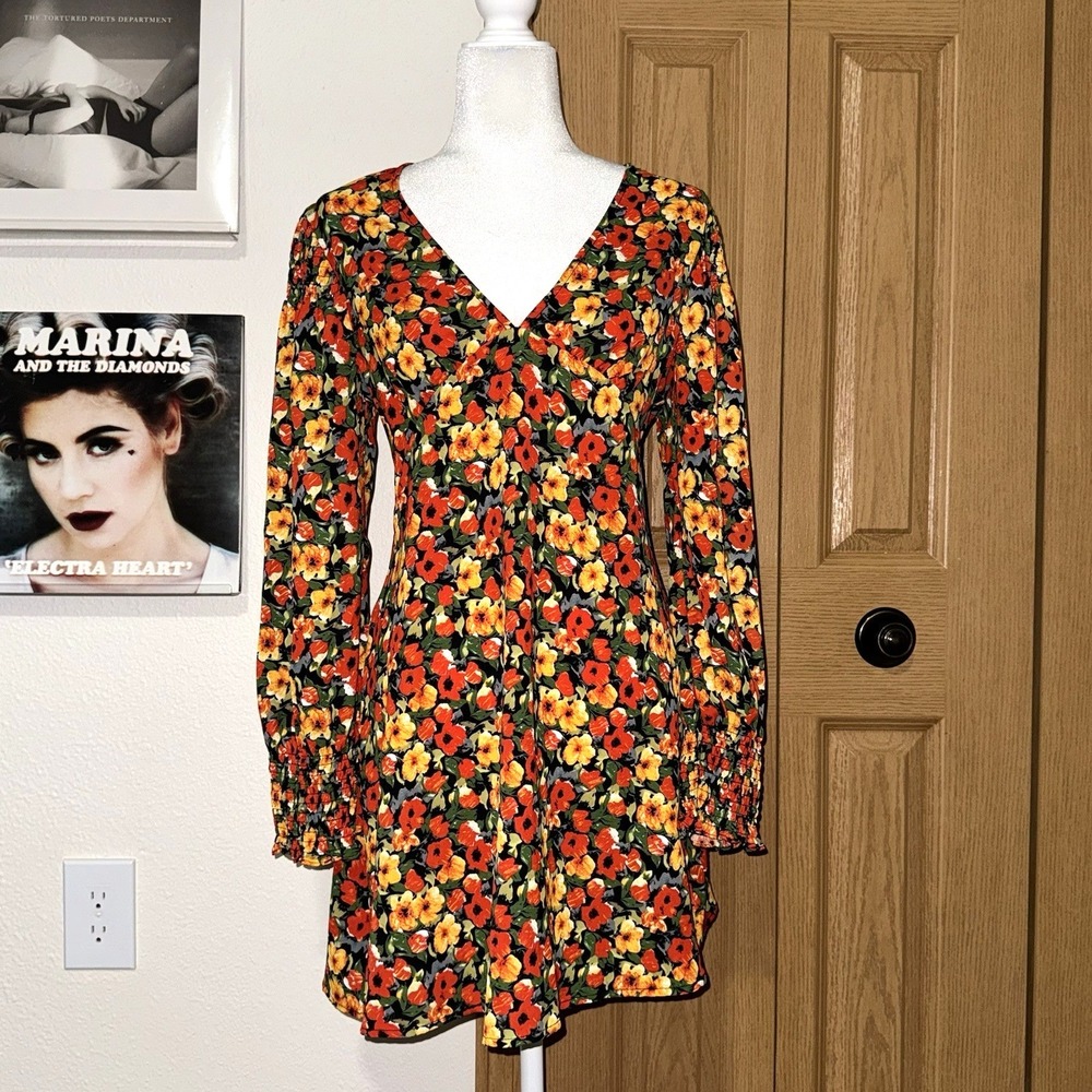Lush Dress‎ Women's Medium Black Red Floral V Neck Smocked Cuff Long Sleeve NWT